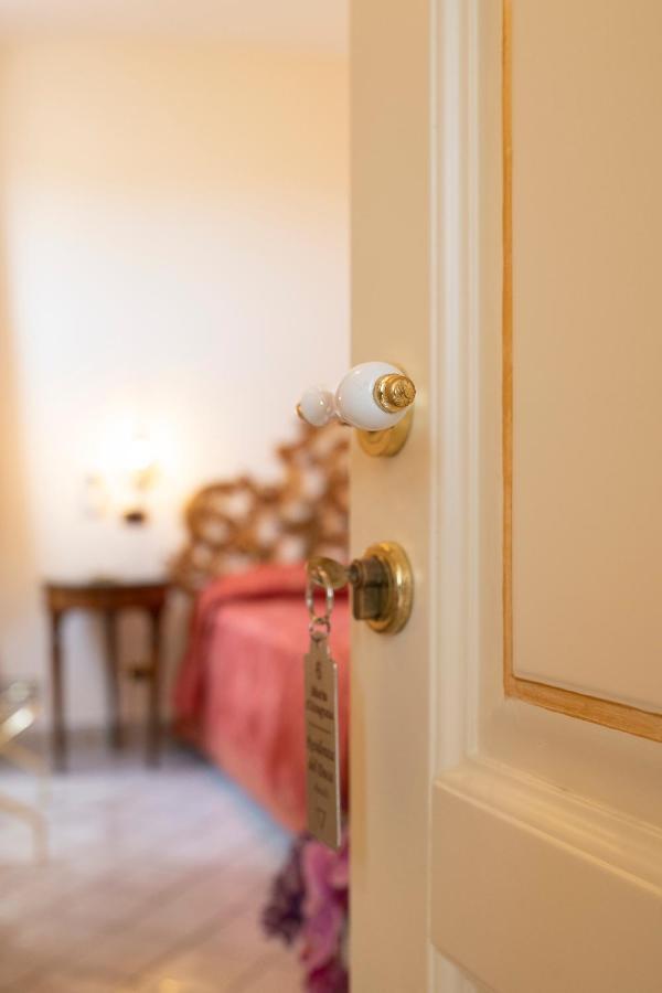 Amalfi Old Square Room & Apartments Exterior photo